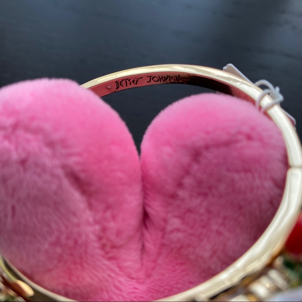 🌱 Betsey Johnson Strawberry Bangle Bracelet - Picture 7 of 12